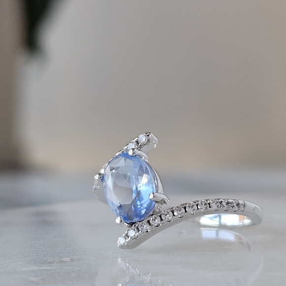 Blue Topaz Ring, 925 Sterling Silver Charmed Aroma - Picture 7 of 10